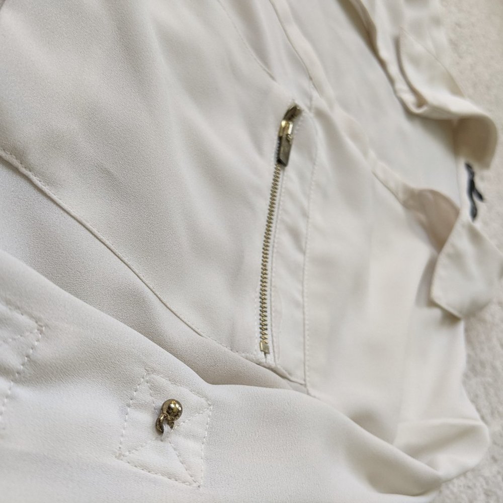Express Button Down Blouse - Picture 5 of 6